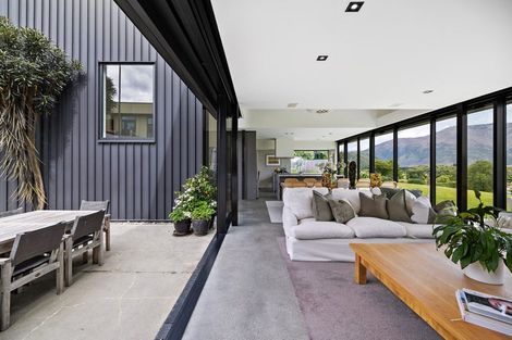 Photo of property in 20 Advance Terrace, Arrowtown, 9302