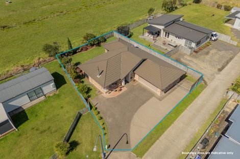Photo of property in 48 Carina Way, Whitianga, 3510