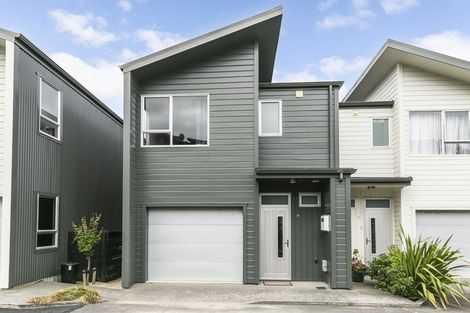 Photo of property in 12/3 Severn Street, Island Bay, Wellington, 6023