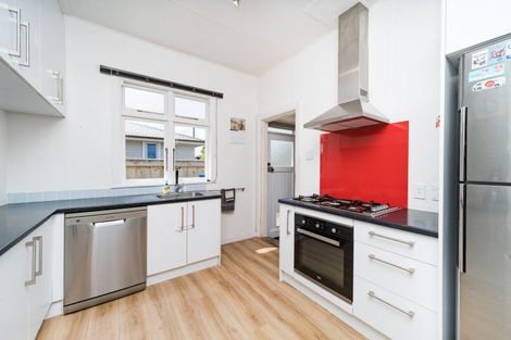 Photo of property in 28 Matamau Street, Palmerston North, 4414