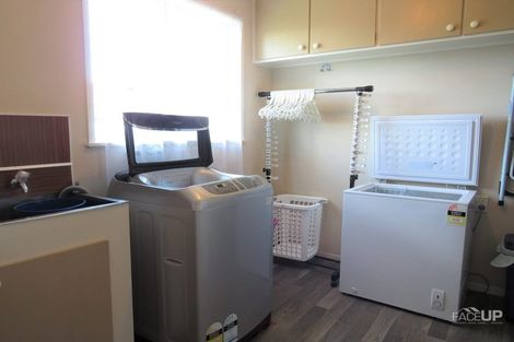 Photo of property in 8 Miltonia Avenue, Te Atatu South, Auckland, 0610