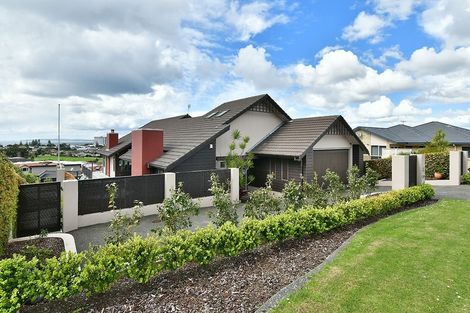Photo of property in 37 Grovenor Drive, Orewa, 0931
