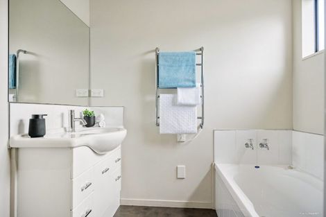 Photo of property in 160a Kitchener Road, Pukekohe, 2120