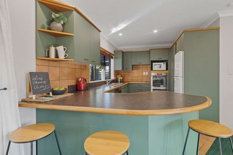 Photo of property in 6 Fencourt Place, Rototuna North, Hamilton, 3210