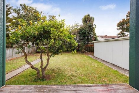 Photo of property in 8 Guy Avenue, Takaro, Palmerston North, 4410