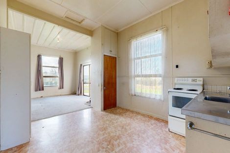 Photo of property in 8 Old Barn Road, Waitakaruru, 3576