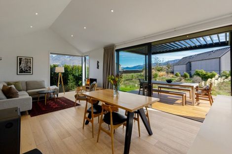 Photo of property in 7 Kotuku Lane, Jacks Point, Queenstown, 9371