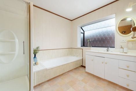Photo of property in 8a Wells Avenue, Mount Maunganui, 3116