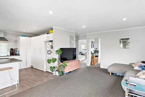 Photo of property in 56 Makora Road, Massey, Auckland, 0614