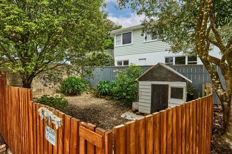 Photo of property in 14 Pembroke Street, Tawa, Wellington, 5028