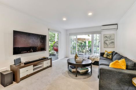 Photo of property in 119 Daffodil Street, Titirangi, Auckland, 0604