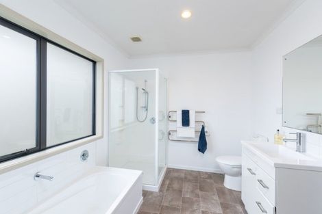 Photo of property in 52 Sunstone Crescent, Brown Owl, Upper Hutt, 5018