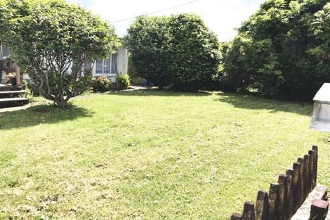 Photo of property in 31 Luckens Road, West Harbour, Auckland, 0618