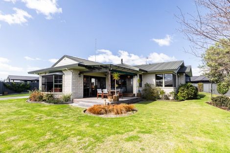 Photo of property in 128 Brookvale Road, Havelock North, 4130