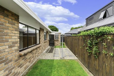 Photo of property in 34a Clare Street, Cambridge, 3434