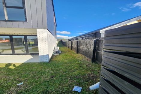 Photo of property in 12 Waikaha Street, Pokeno, 2472