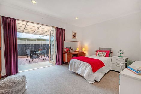 Photo of property in 38 Winston Avenue, Hokowhitu, Palmerston North, 4410