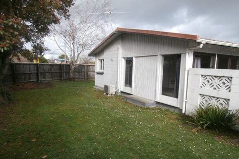 Photo of property in 235 Memorial Avenue, Burnside, Christchurch, 8053