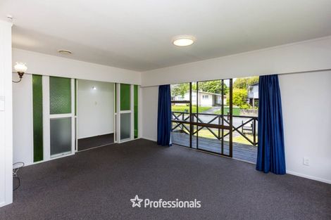 Photo of property in 33 Larchmont Grove, Totara Park, Upper Hutt, 5018