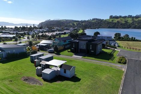 Photo of property in 1 Dawson Place, Cooks Beach, 3591