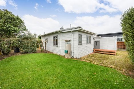 Photo of property in 17 Haydon Street, Roslyn, Palmerston North, 4414