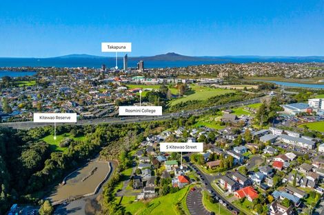 Photo of property in 1/13a Kitewao Street, Northcote, Auckland, 0627