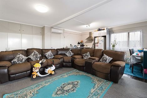 Photo of property in 4184 Great North Road, Glendene, Auckland, 0602