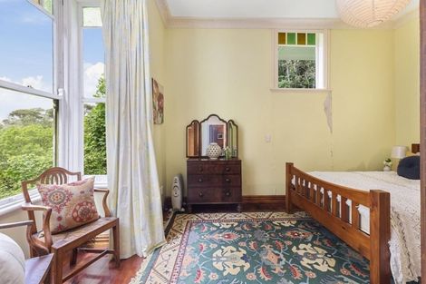 Photo of property in 50 Garden Road, Northland, Wellington, 6012