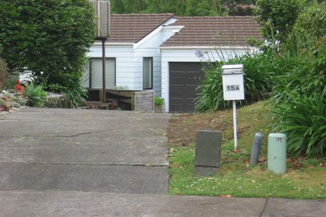 Photo of property in 2/15 Lynley Place, Pakuranga Heights, Auckland, 2010
