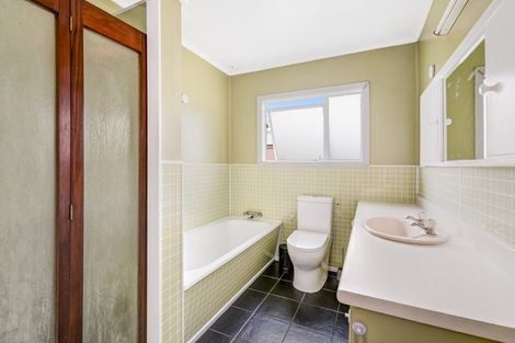 Photo of property in 50 Awaroa Road, Helensville, 0800