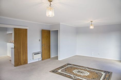 Photo of property in 1/31a Seaview Road, Glenfield, Auckland, 0629