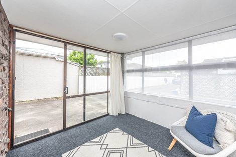 Photo of property in 2 Parkes Avenue, Saint Johns Hill, Whanganui, 4501