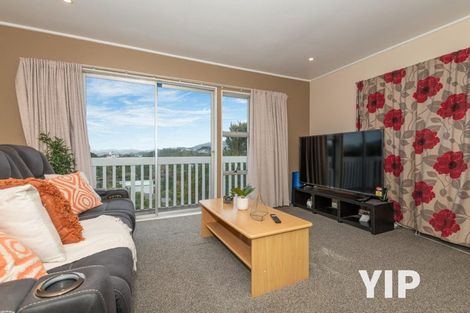 Photo of property in 93 Black Rock Road, Newlands, Wellington, 6037