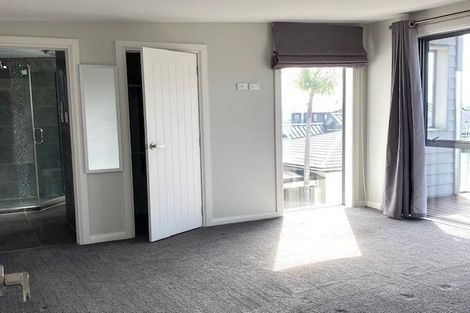 Photo of property in 6a Te Akau Crescent, Bucklands Beach, Auckland, 2012