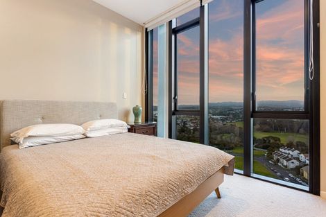 Photo of property in 1 Buscomb Avenue, Henderson, Auckland, 0610