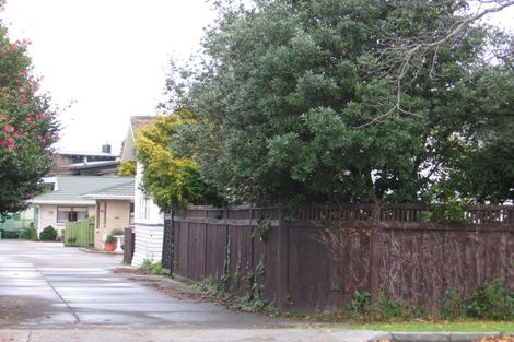 Photo of property in 18 Pahiatua Street, Hokowhitu, Palmerston North, 4410