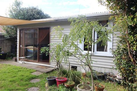 Photo of property in 61 Rimu Street, New Lynn, Auckland, 0600