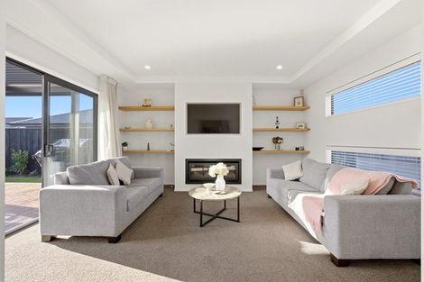 Photo of property in 5 Tulett Park Drive, Casebrook, Christchurch, 8051