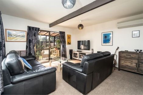 Photo of property in 524 Marine Parade, South New Brighton, Christchurch, 8062