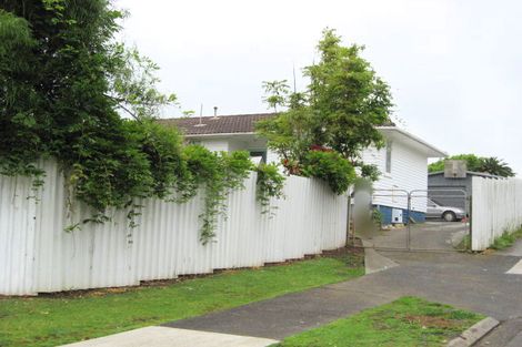 Photo of property in 62 Molesworth Place, Mangere, Auckland, 2022