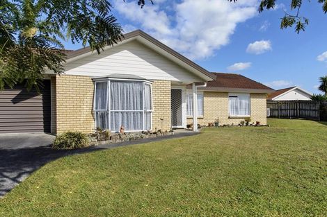 Photo of property in 8 Bernina Place, Weymouth, Auckland, 2103