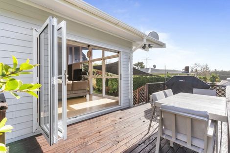 Photo of property in 62 Eskdale Road, Birkdale, Auckland, 0626