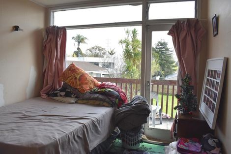 Photo of property in 84 Roberts Road, Te Atatu South, Auckland, 0610