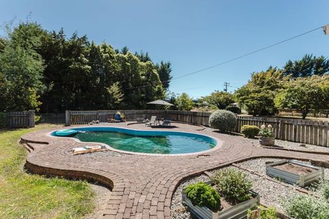 Photo of property in 2 Aerodrome Road, Dannevirke, 4972