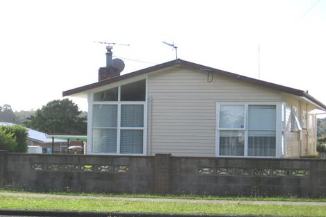 Photo of property in 28 Larnoch Road, Henderson, Auckland, 0610