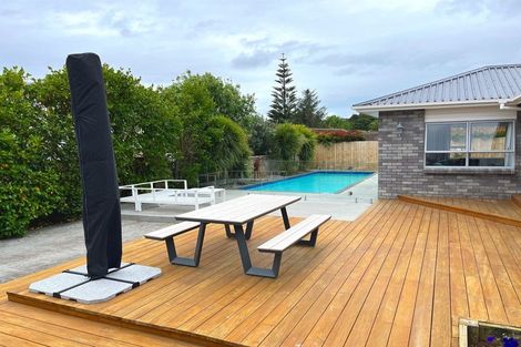 Photo of property in 8 Rarahu Place, The Gardens, Auckland, 2105