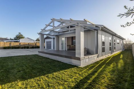 Photo of property in 37 Fairfield Road, Levin, 5510