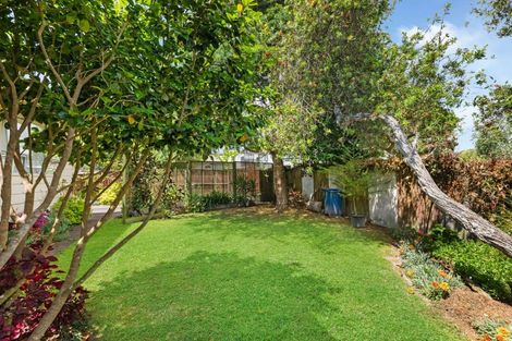 Photo of property in 22 Glynnbrooke Street, Te Atatu South, Auckland, 0610