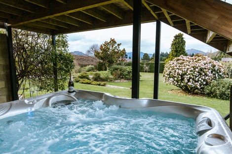 Photo of property in 86 Golf Course Road, Wanaka, 9305
