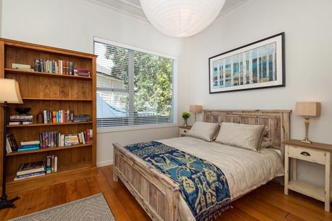 Photo of property in 11 Hinemoa Street, Birkenhead, Auckland, 0626